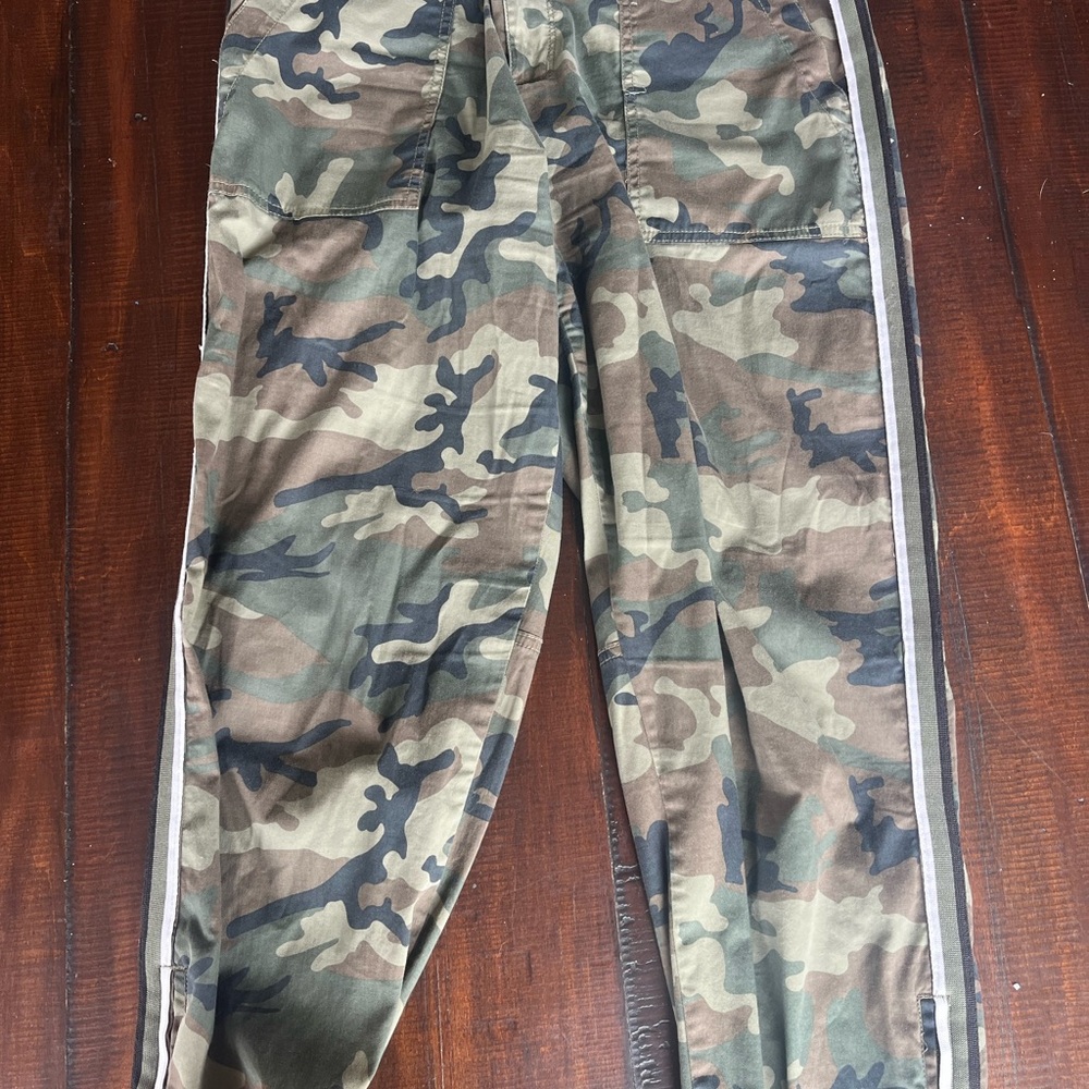 Sanctuary Camo Ankle Pants